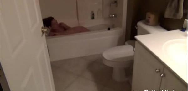  Mom In Bath Tub Masturbates To Son